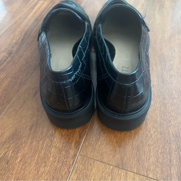 Schutz Kristine Black Leather Croc Embossed Lug Sole Loafers Size 8 - Picture 3 of 8